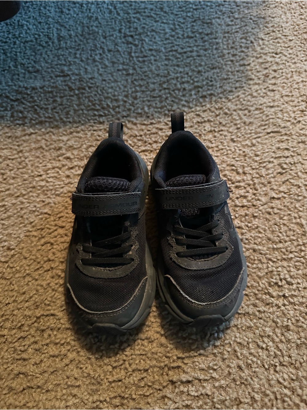 Under Armour Kids Black Hook-and-Loop Athletic Sneakers